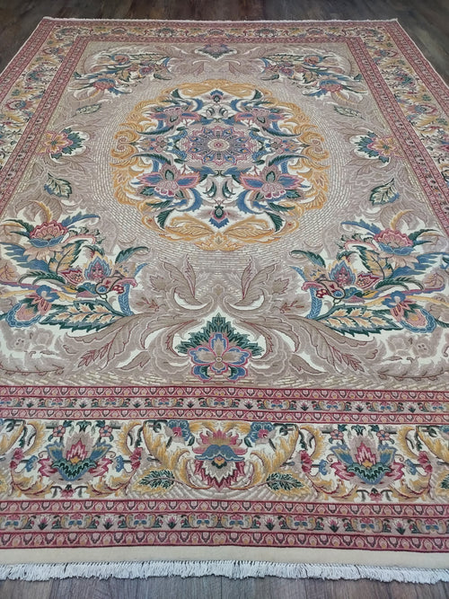 Elegant Beige Floral Medallion Rug