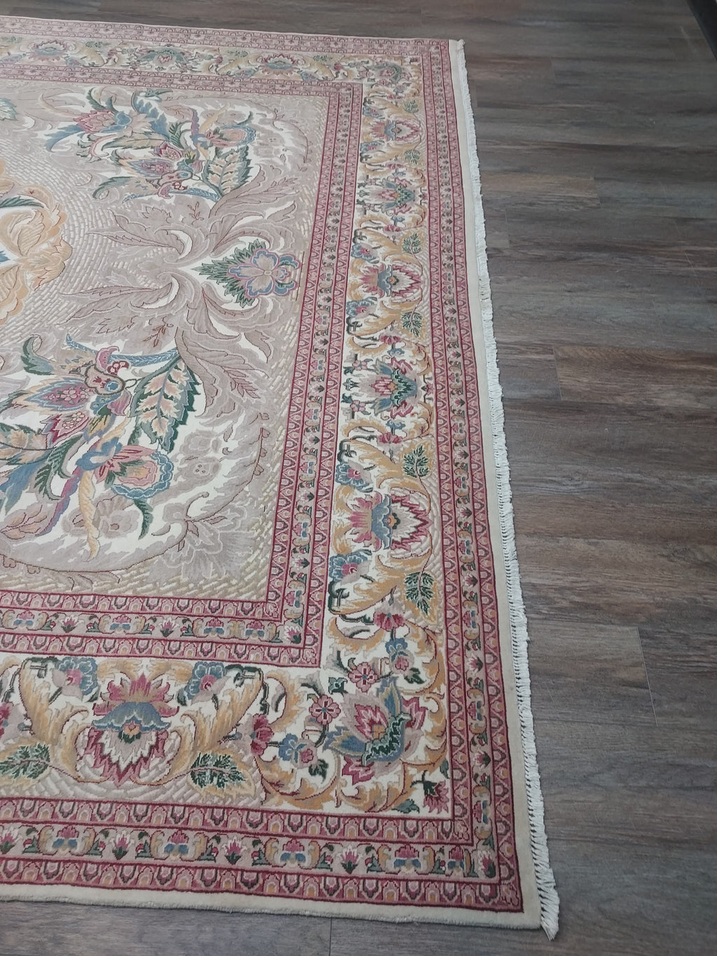 Elegant Beige Floral Medallion Rug