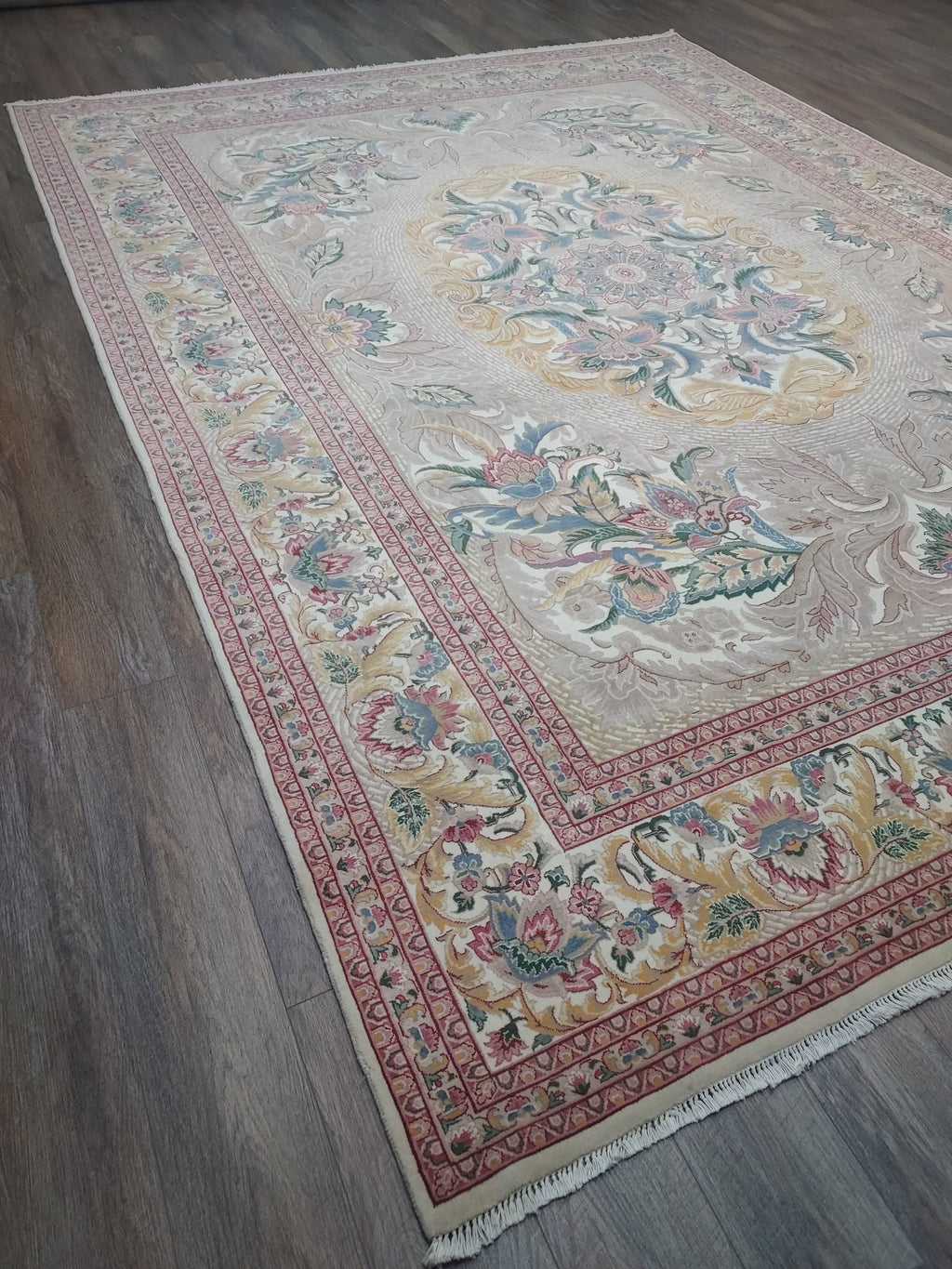 Elegant Beige Floral Medallion Rug
